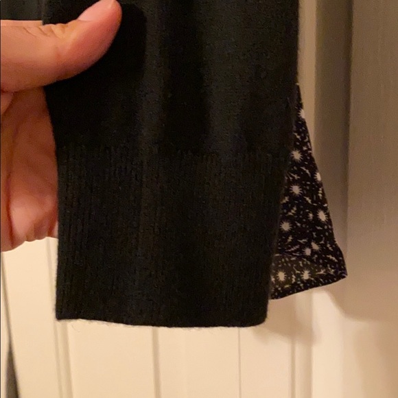 Light Sweater with bottom detail - Picture 6 of 9